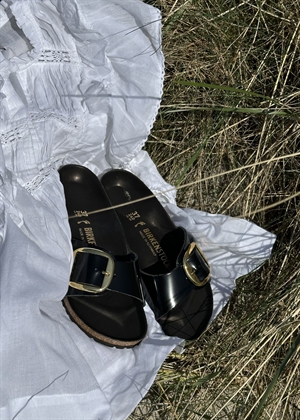 Madrid Big buckle sandal High Shine Black Birkenstock